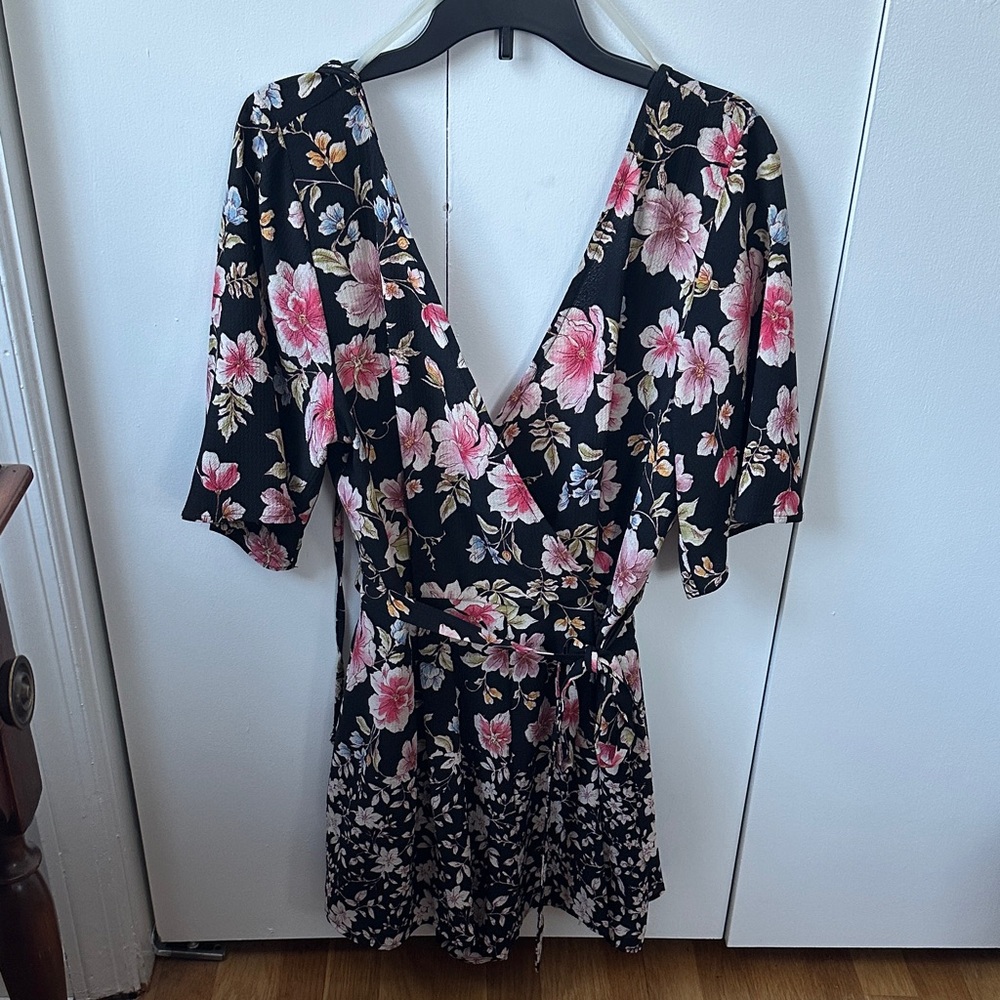 Trixxi Black Romper with Floral Pattern Size L - Picture 2 of 8